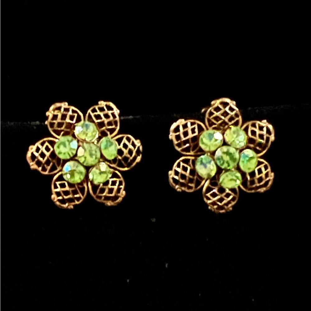 Bright Green Crystal stones in gold floral setting clip earrings, NWOT